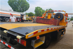 双桥区附近拖车电话号码服务